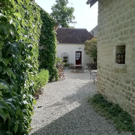 Chambres Et Table D'Hotes, Maisonnettes Individuelles Dans Propriete Privee Vézinnes Kültér fotó