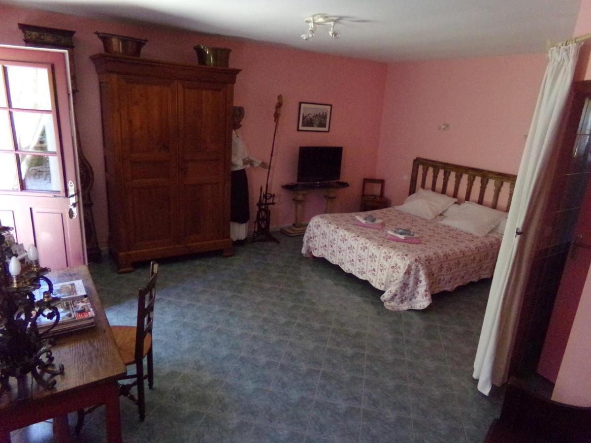 Chambres Et Table D'Hotes, Maisonnettes Individuelles Dans Propriete Privee Vézinnes Kültér fotó