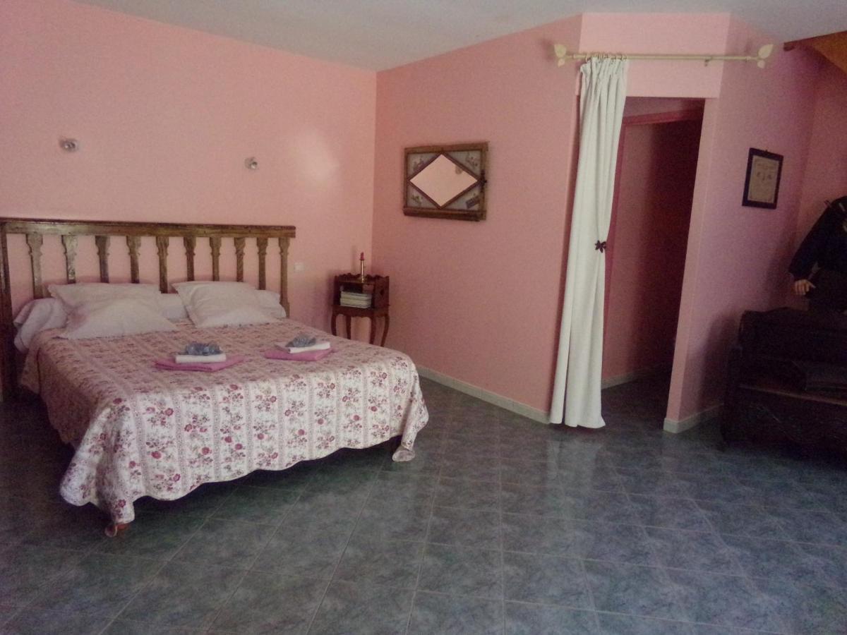Chambres Et Table D'Hotes, Maisonnettes Individuelles Dans Propriete Privee Vézinnes Kültér fotó