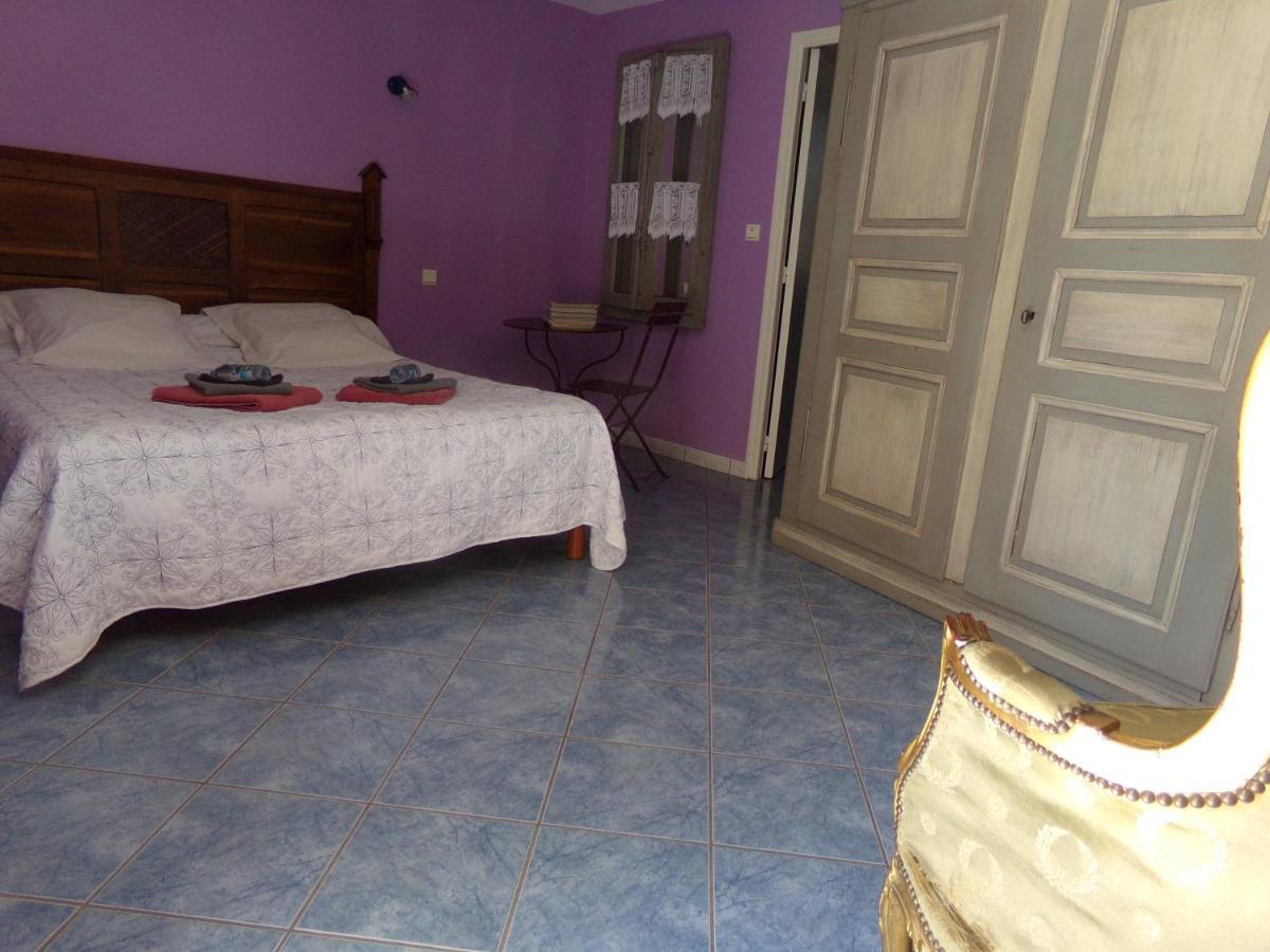 Chambres Et Table D'Hotes, Maisonnettes Individuelles Dans Propriete Privee Vézinnes Kültér fotó