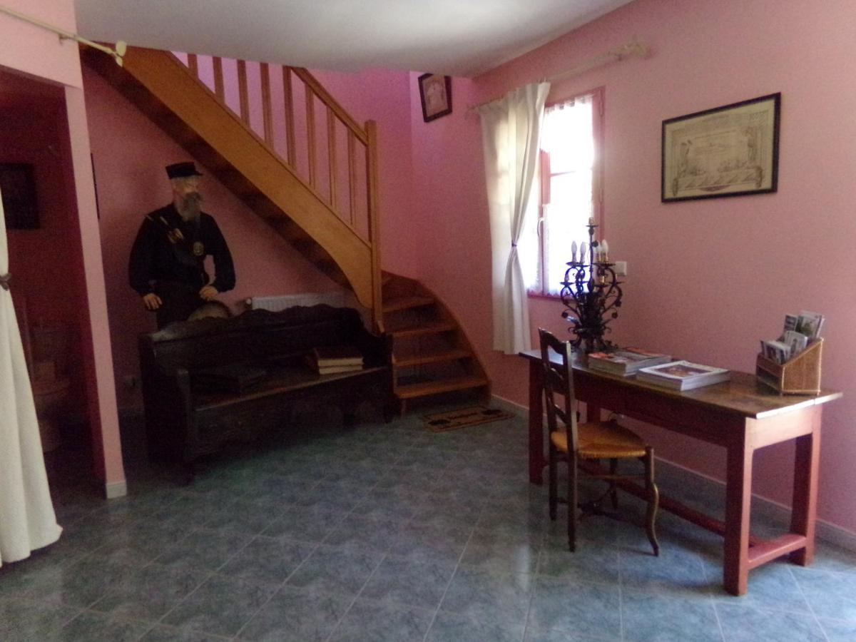 Chambres Et Table D'Hotes, Maisonnettes Individuelles Dans Propriete Privee Vézinnes Kültér fotó
